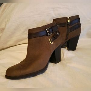 Liz Claiborne women's faux suede bootie. Soft brown, stacked heel, size …